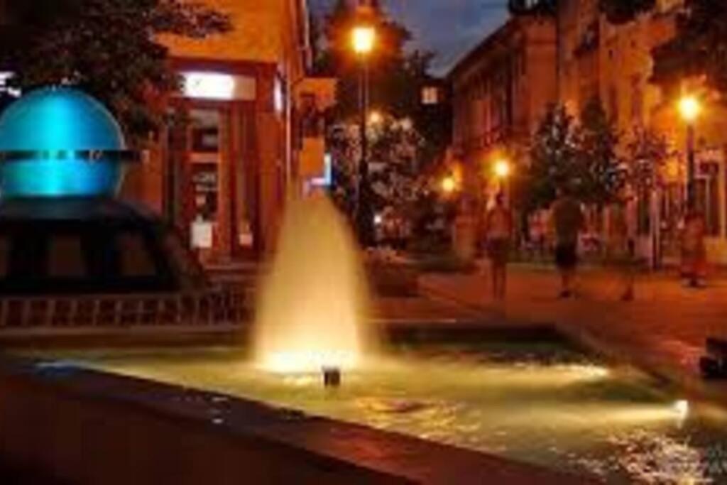 Corvin Apartman Gyula Esterno foto