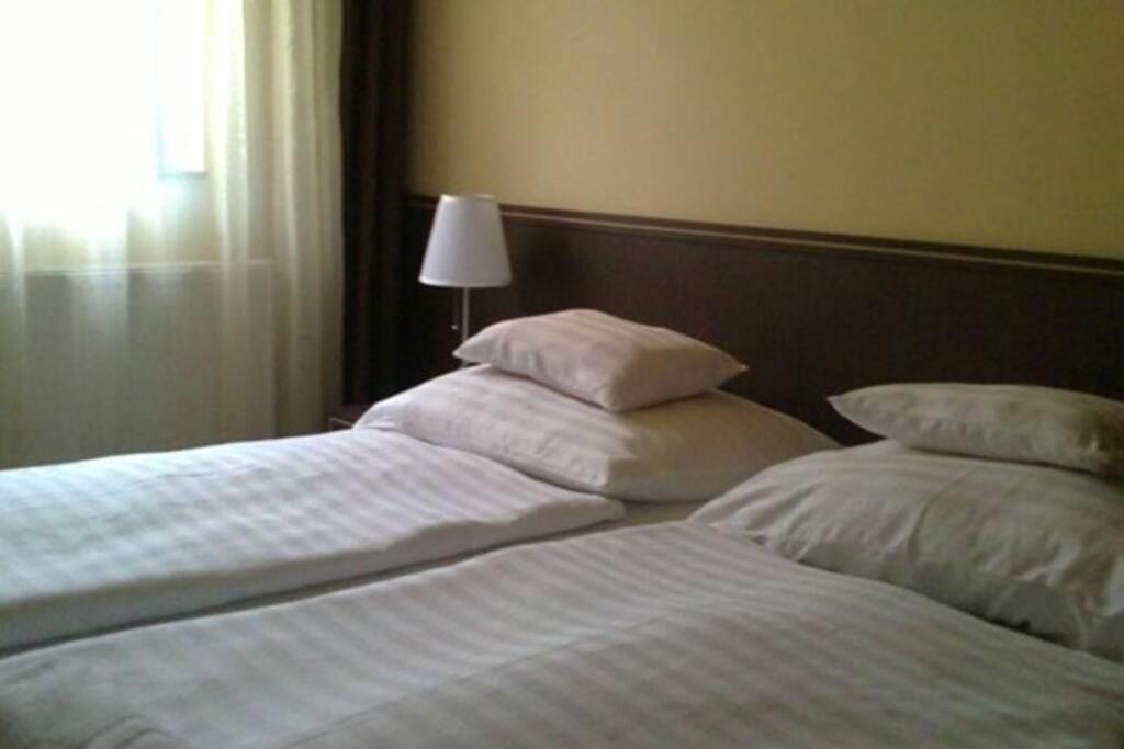 Corvin Apartman Gyula Esterno foto