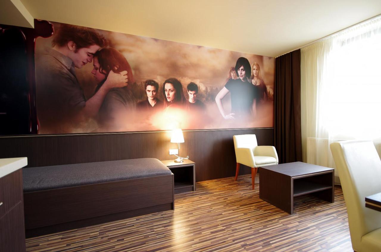 Corvin Apartman Gyula Esterno foto