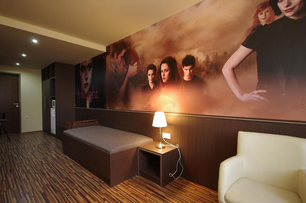 Corvin Apartman Gyula Esterno foto