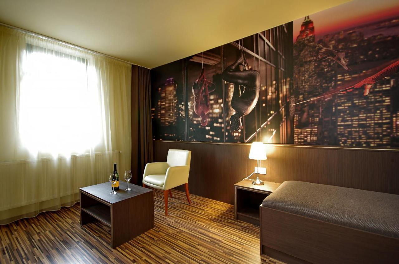 Corvin Apartman Gyula Esterno foto